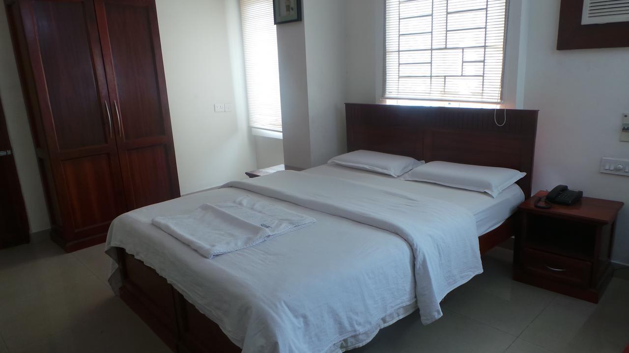 Kooloth Lake View Residency Hotel Coimbatore Exterior foto